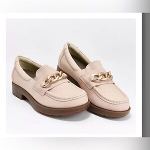 Revitalign Orthotic Loafer w Chain Detail Almond Leather with Gold Chain 7.5 NWT